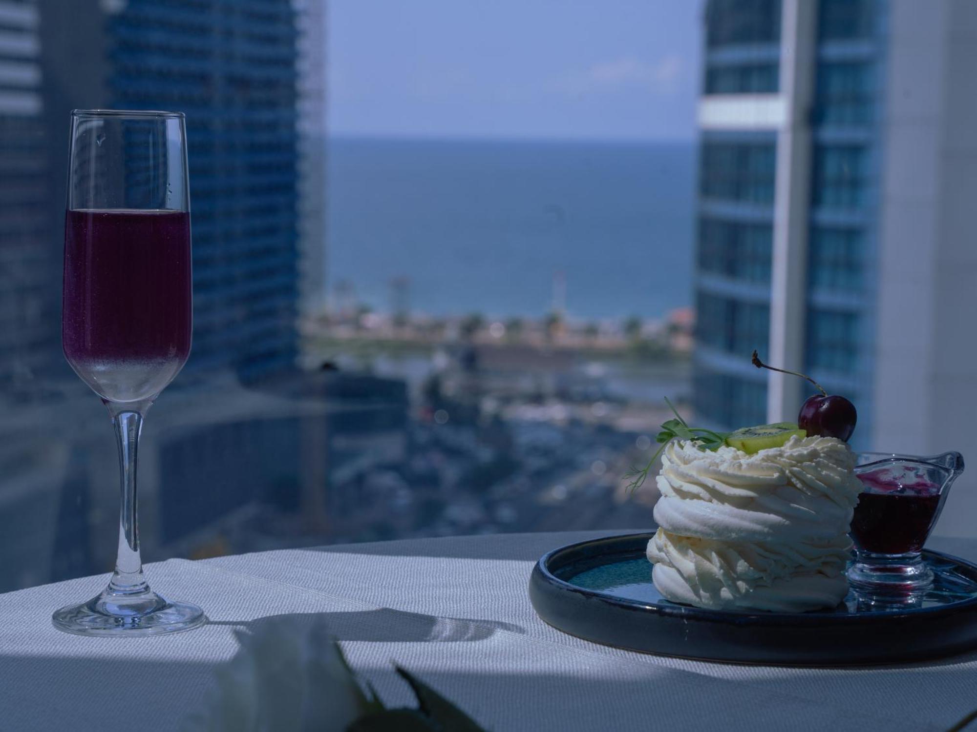 New Wave Hotel Μπατούμι Εξωτερικό φωτογραφία